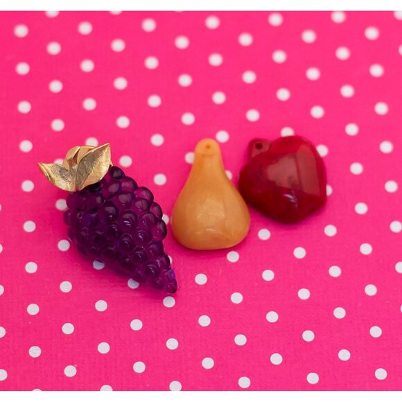 Vintage Lovely Fruits Pin by Avon - P18 - Picture 1 of 4